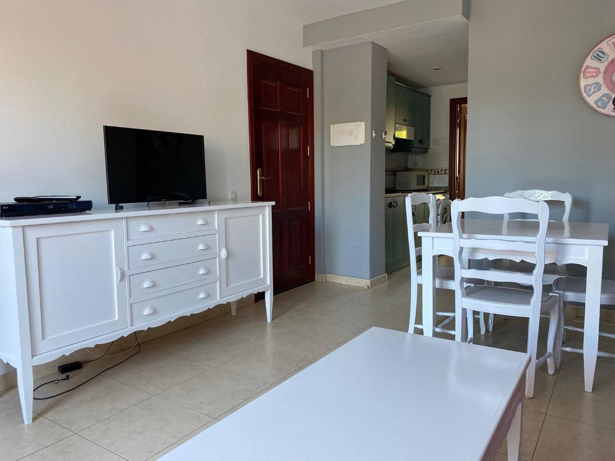 Oasis Royal 2 Piscinasfibra Optica Apartment